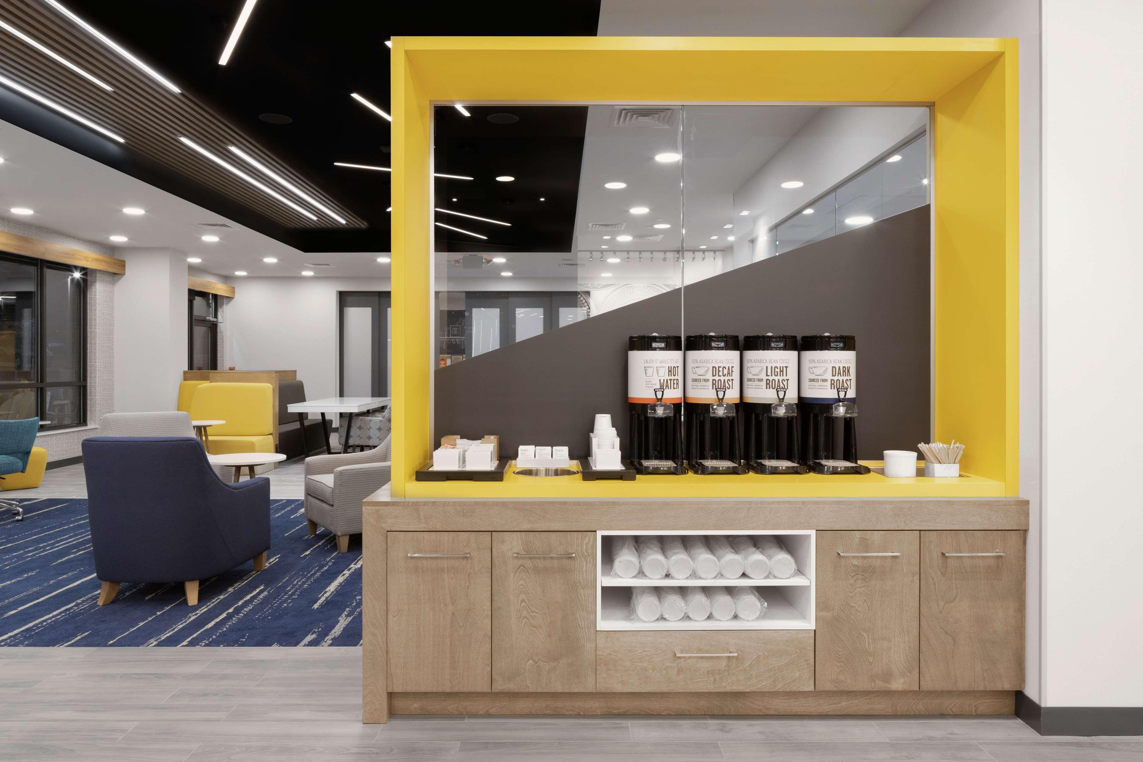Hampton Inn By Hilton Verona At Turning Stone Εξωτερικό φωτογραφία